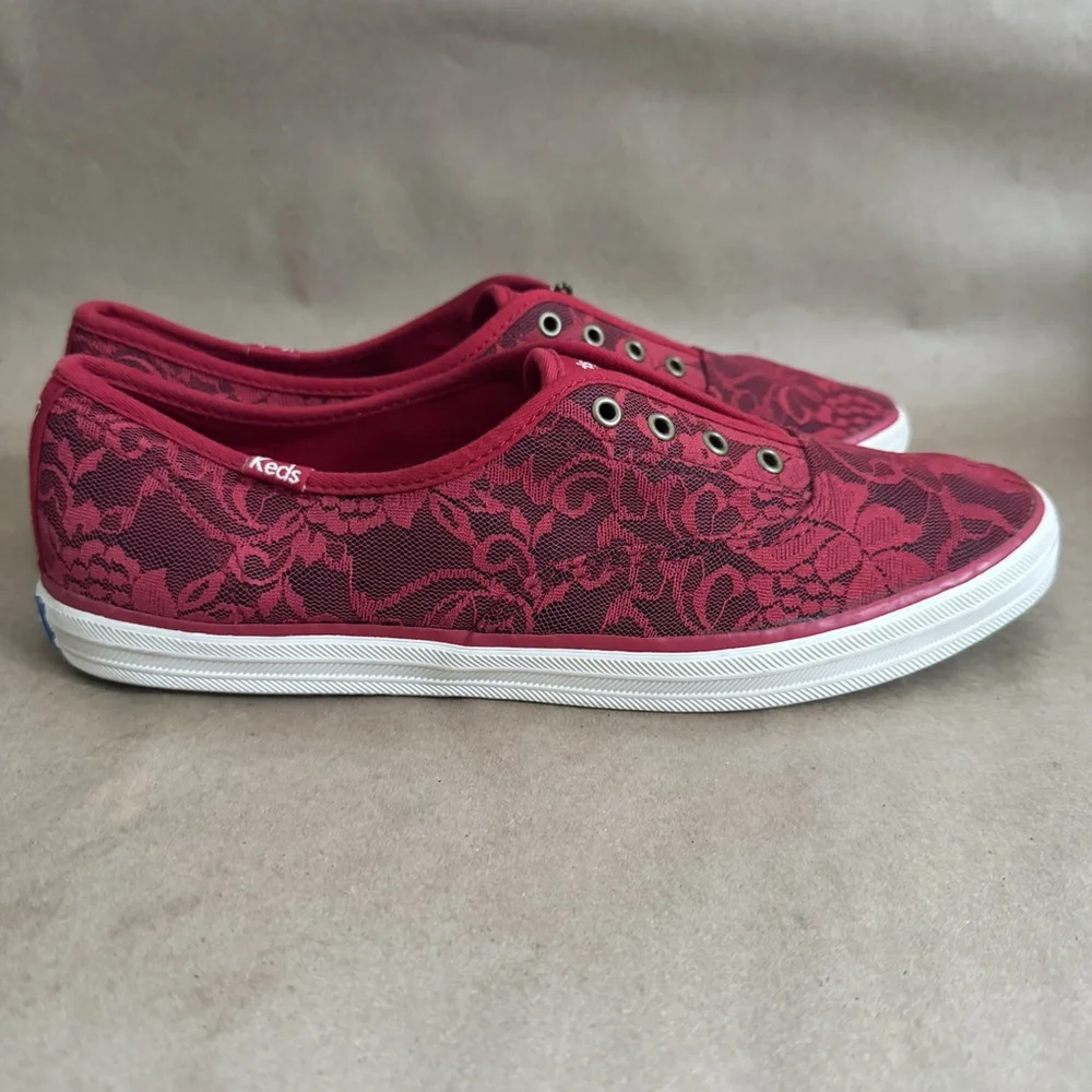 Taylor Swift x Keds Red Lace Slip On Sneakers With Guitar Pick Charm RARE W8.5 - Picture 3 of 9